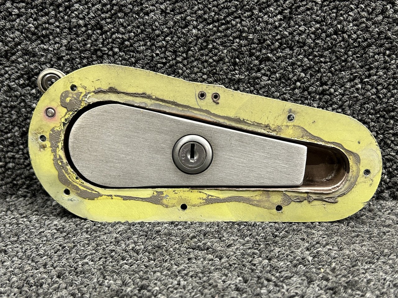 20122-1 Bell 206L-1 Cabin Door Latch Assembly LH 20122-1 Bell 206L-1 Cabin Door Latch Assembly LH