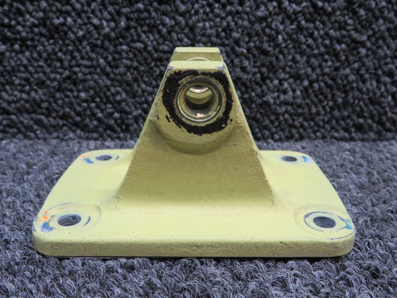 206-001-330-001 Bell 206B Pivot Support Assembly 206-001-330-001 Bell 206B Pivot Support Assembly