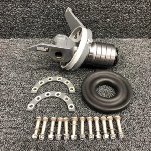 A005-15 Robinson R22 Main Rotor Spindle Assembly w Boot and Bolts