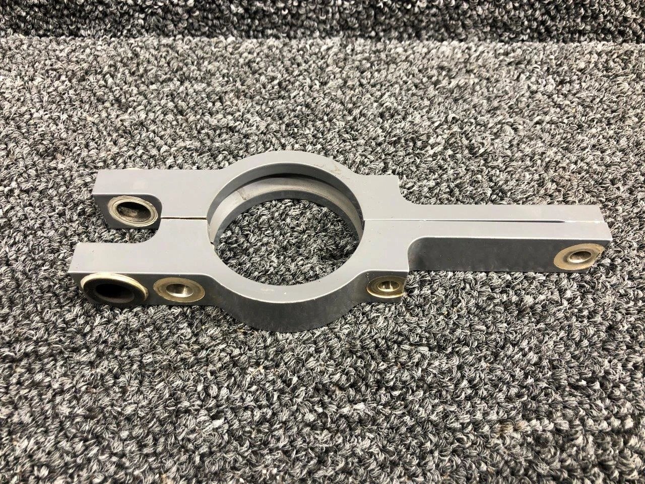 A203-8 Robinson R22 Swashplate Yoke Assembly A203-8 Robinson R22 Swashplate Yoke Assembly