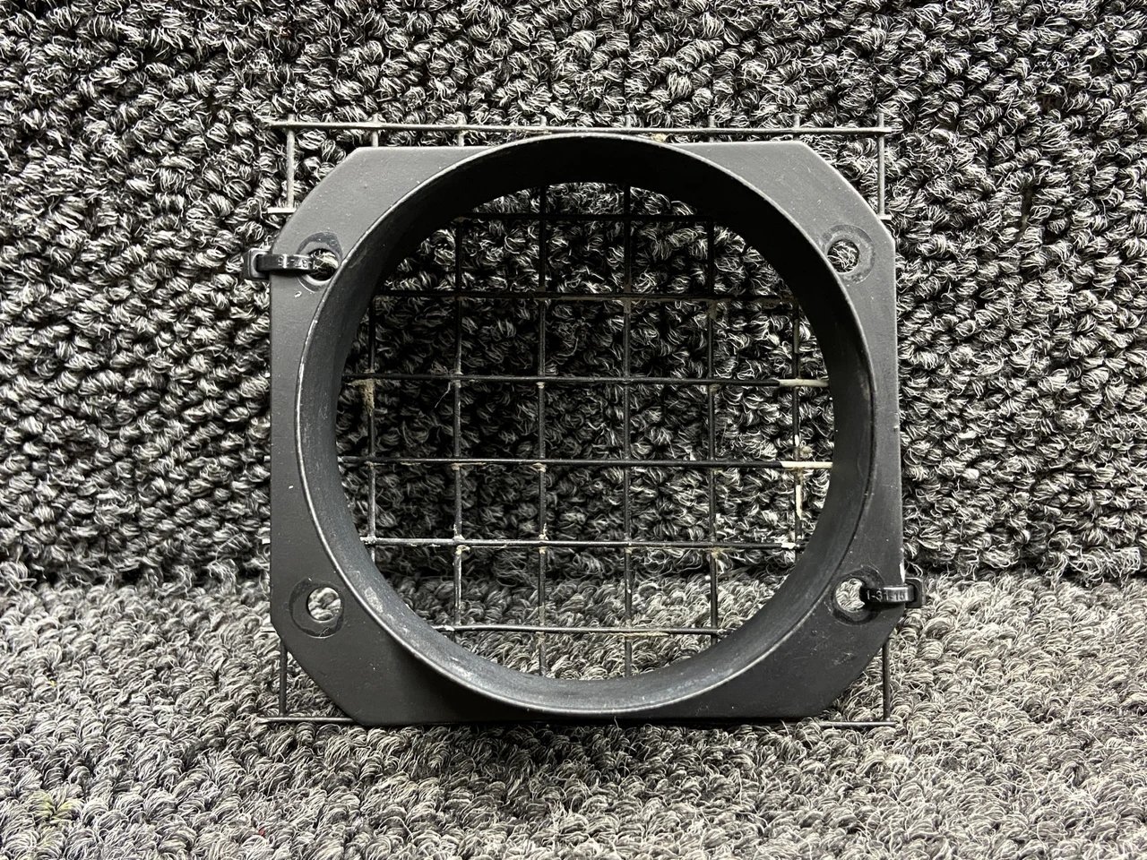 A579-1, A640-1 Robinson R22 Outside Air Induction Inlet with Screen A579-1, A640-1 Robinson R22 Outside Air Induction Inlet with Screen