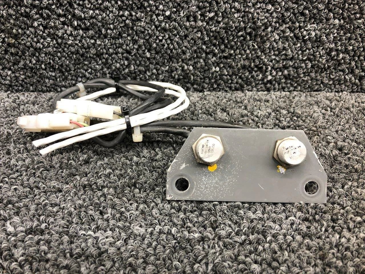 B320-3, D114-1 Robinson R44II Main Rotor Gearbox Sender and Bracket B320-3, D114-1 Robinson R44II Main Rotor Gearbox Sender and Bracket