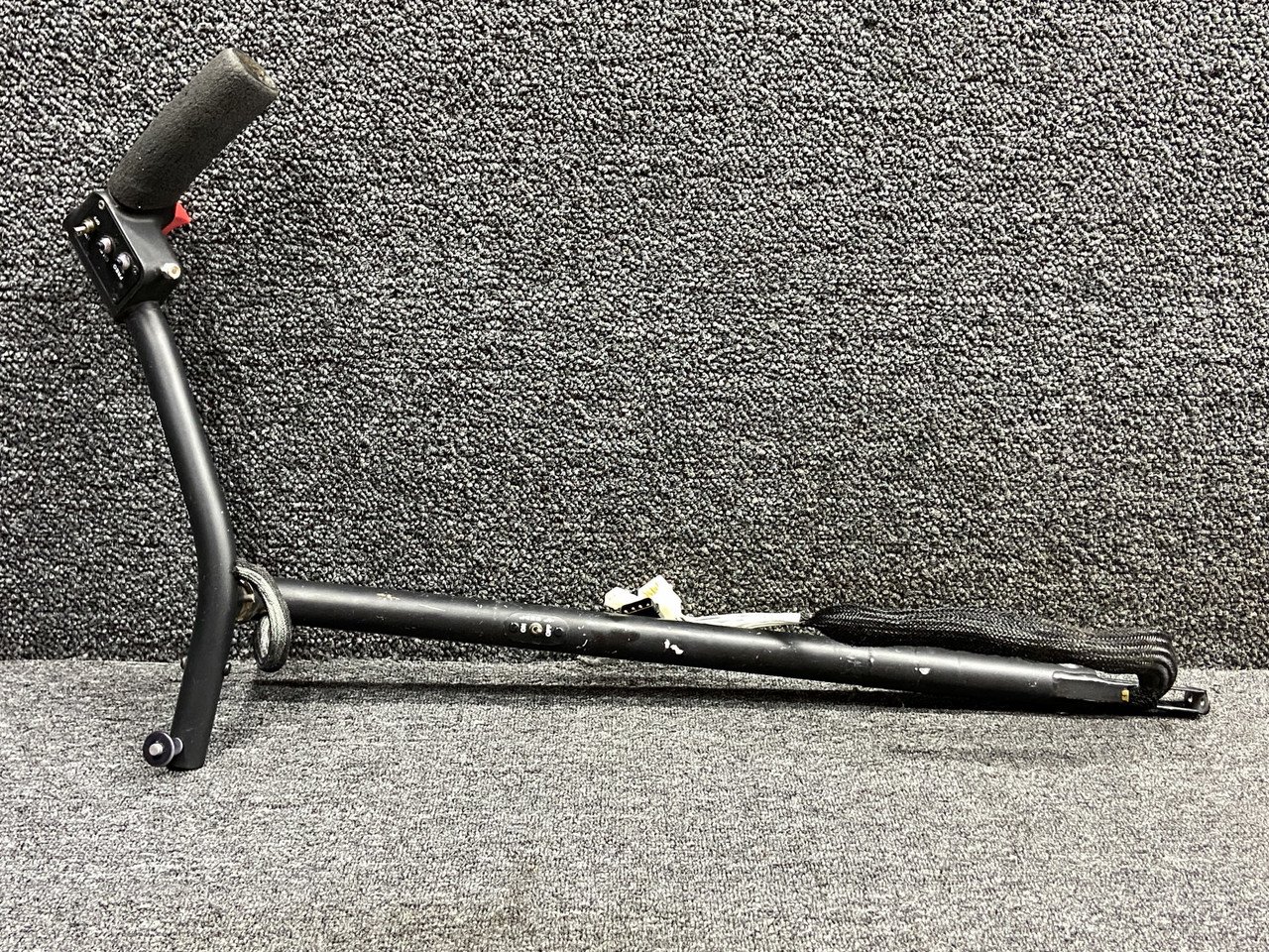 C069-7, D320-1 Robinson R44II Pilot Side Cyclic Control Grip Assembly C069-7, D320-1 Robinson R44II Pilot Side Cyclic Control Grip Assembly