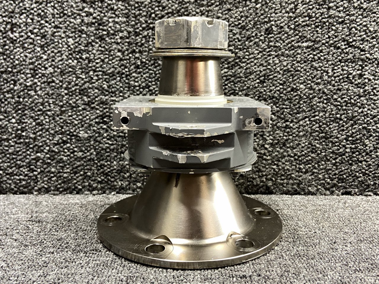 C181-3 Robinson R44II Belt Tension Actuator Shaft & Bearing Assembly C181-3 Robinson R44II Belt Tension Actuator Shaft & Bearing Assembly